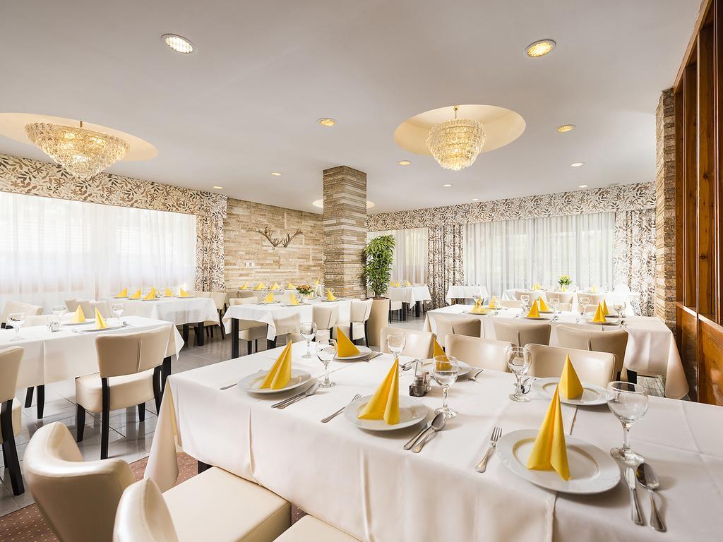 Ozoon Hotel Ньиредьхаза Экстерьер фото
