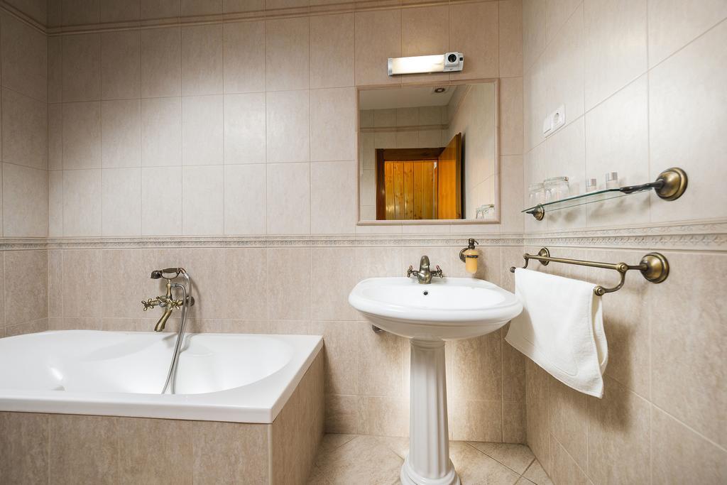 Ozoon Hotel Ньиредьхаза Экстерьер фото
